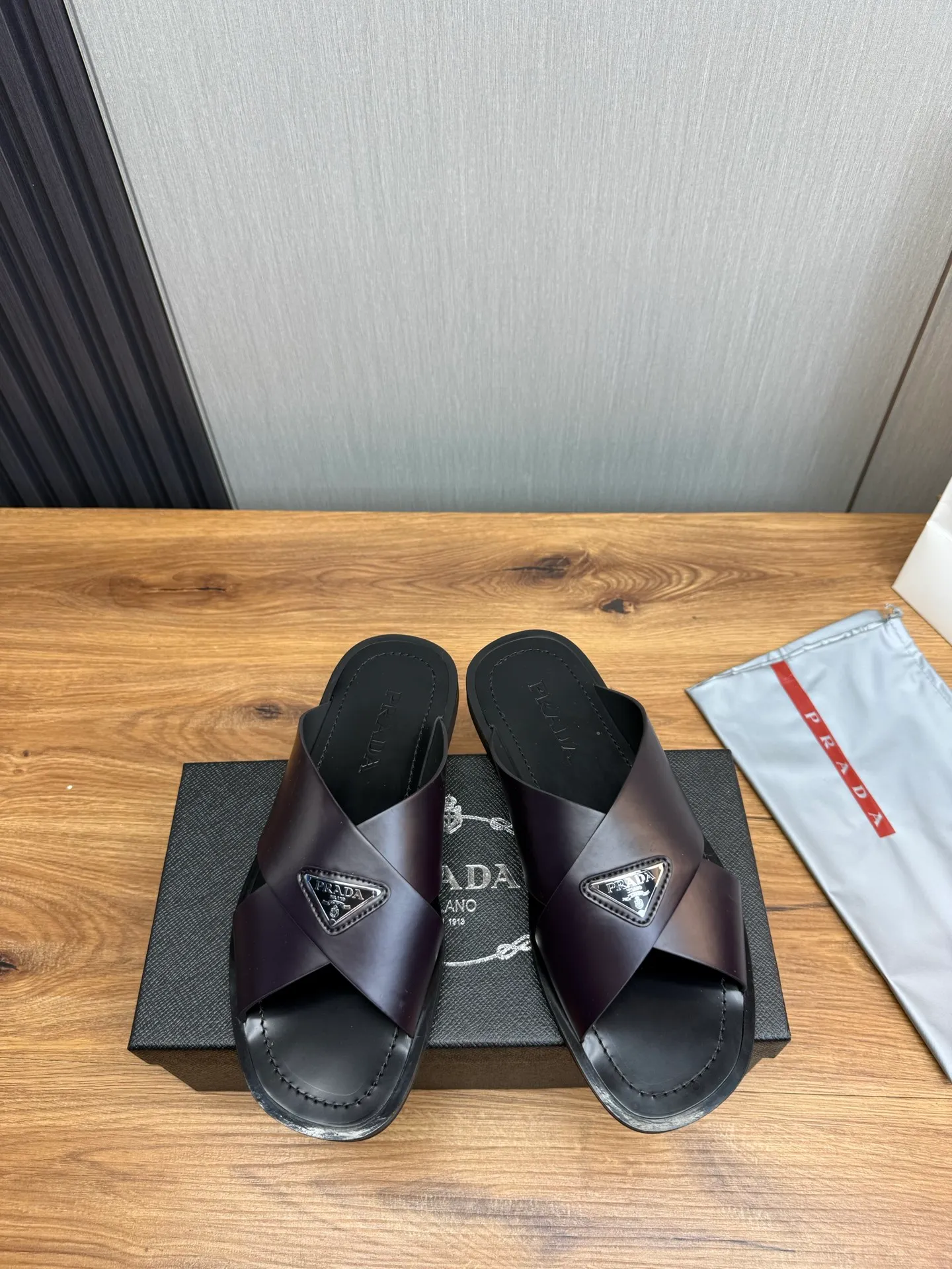 Factory price 340💰 ＰＲＡＤＡPrada - popular men's slippers hot sale 🔥 🩴Official website one to one production 38-45 sizes 45 46 🉑️Customized!